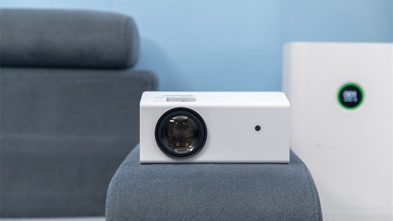 Emotn C1 projector